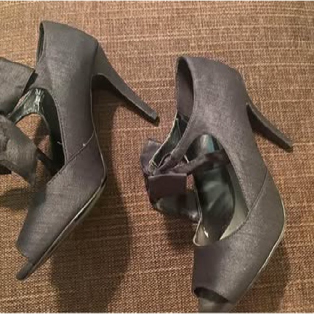 Ann Marino Black Platform Heels with Closed Toe